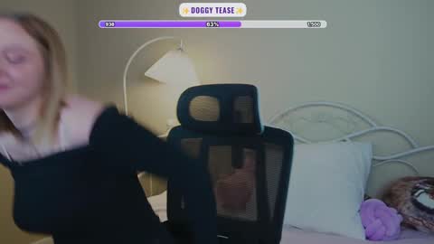 Snapshot of _penisflytrap_ chatting on 8, 3, 2026 Viktoria online show from 8, 3, 2026