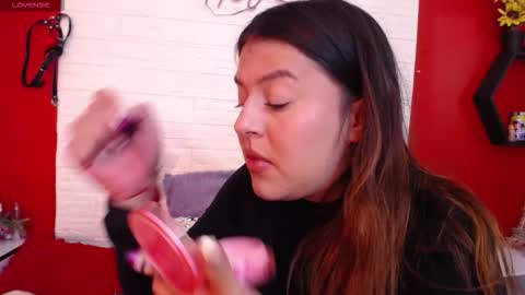 Laura online show from 17, 12, 2025