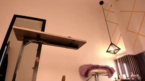 rebecca online show from 24, 4, 2026