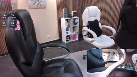 Snapshot of _redfoxxx_ chatting on 15, 11, 2025 You can tell me Mariana online show from 15, 11, 2025