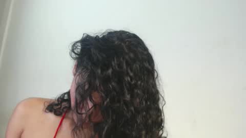 _sarahtomatto_ online show from 9, 3, 2025