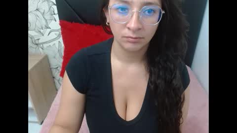 _saraximena_ online show from 23, 4, 2026