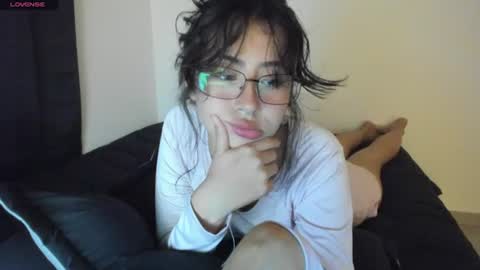 Snapshot of _scarletgirl_ chatting on 9, 7, 2026 Chloee online show from 9, 7, 2026