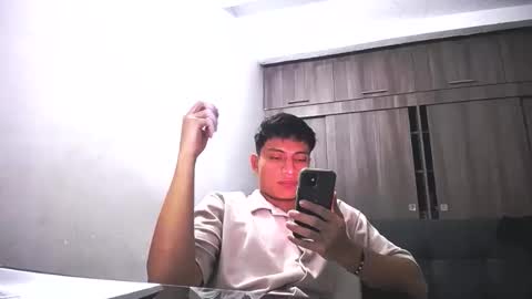 Juan Pablo-independent model online show from 15, 4, 2026