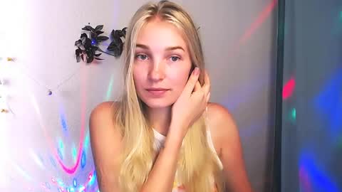Snapshot of _snow_queen__ chatting on 15, 5, 2026 Rachel online show from 15, 5, 2026