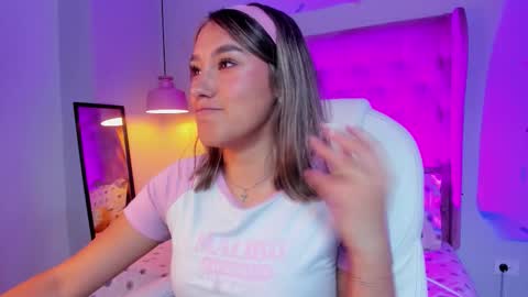 Snapshot of _sophie__miller chatting on 4, 3, 2026 Sophie online show from 4, 3, 2026