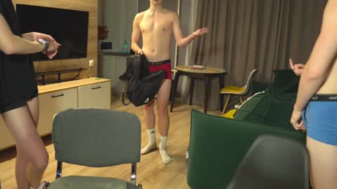 OLIVERpvt is open online show from 15, 1, 2025