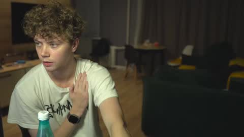 OLIVERpvt is open online show from 31, 1, 2025