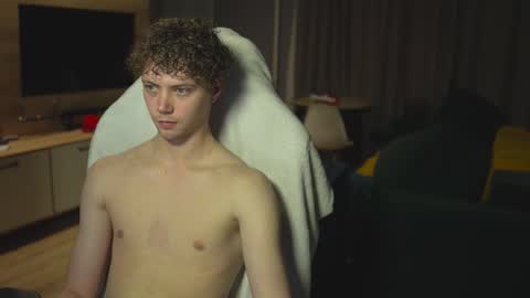 OLIVERpvt is open online show from 5, 3, 2025