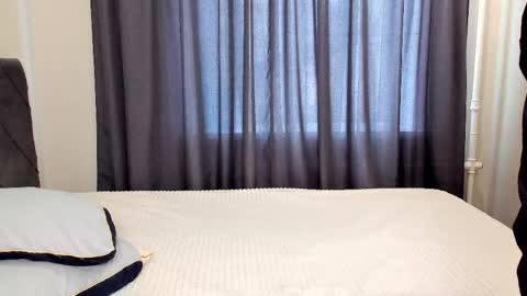 OLIVERpvt is open online show from 26, 4, 2026