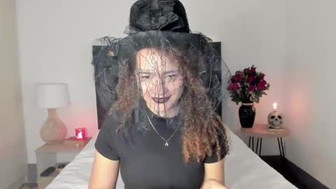 Sussi online show from 17, 10, 2025