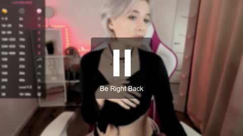 Snapshot of _taylor_moon chatting on 12, 11, 2025 Taylor online show from 12, 11, 2025