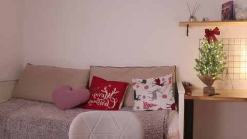 Annie online show from 11, 1, 2025