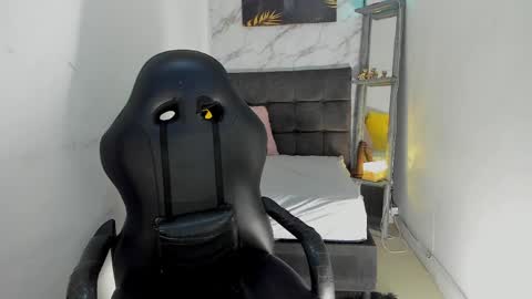 Snapshot of _tinny_hot chatting on 5, 5, 2026 tinny online show from 5, 5, 2026
