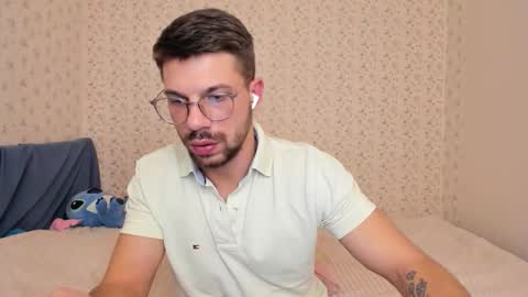 Snapshot of _tonywolf chatting on 18, 12, 2025 Tony Wolf online show from 18, 12, 2025