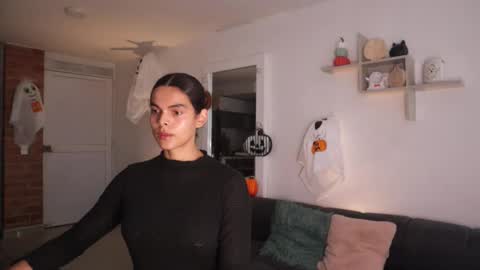 Snapshot of _vahos chatting on 27, 10, 2025 Anastasia Vahos online show from 27, 10, 2025