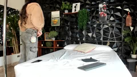 Snapshot of _valentina_69 chatting on 17, 10, 2025 _valentina_69 online show from 17, 10, 2025