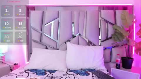 _valeria_saenz_ online show from 22, 9, 2025