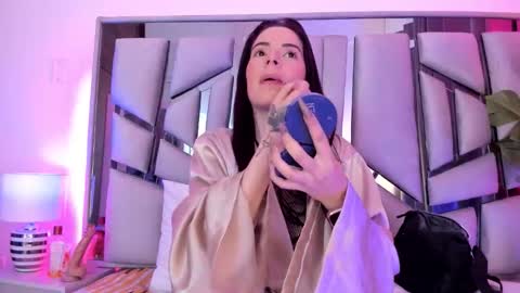 _valeria_saenz_ online show from 4, 11, 2025