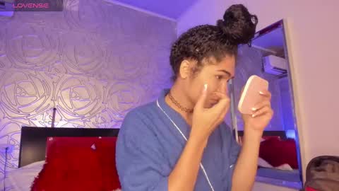 Snapshot of _vennuss_ chatting on 19, 2, 2025 Venus online show from 19, 2, 2025