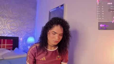 Snapshot of _vennuss_ chatting on 4, 3, 2025 Venus online show from 4, 3, 2025