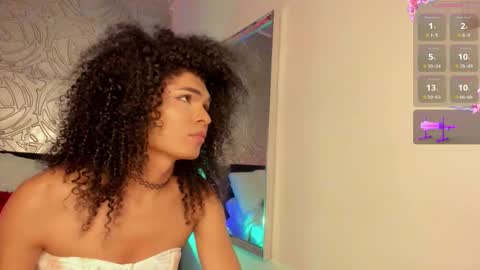 Snapshot of _vennuss_ chatting on 5, 10, 2025 Venus online show from 5, 10, 2025