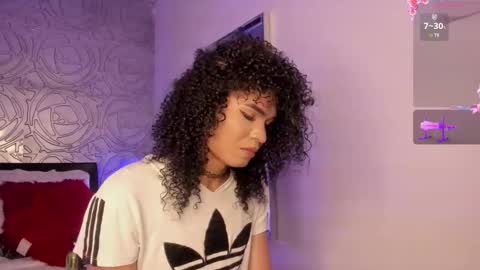 Snapshot of _vennuss_ chatting on 23, 10, 2025 Venus online show from 23, 10, 2025