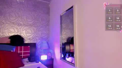 Snapshot of _vennuss_ chatting on 18, 11, 2025 Venus online show from 18, 11, 2025