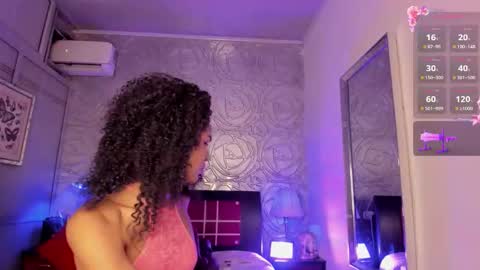 Snapshot of _vennuss_ chatting on 25, 11, 2025 Venus online show from 25, 11, 2025