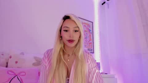 Snapshot of _viioletweekend_ chatting on 21, 2, 2025 online show from 21, 2, 2025