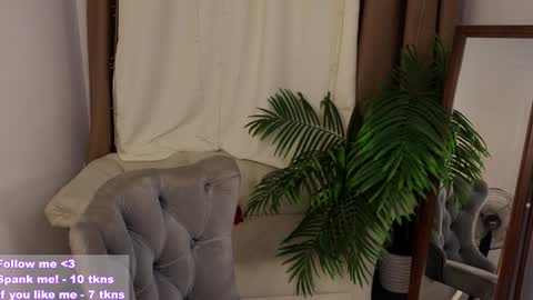 Snapshot of _violet_mills_ chatting on 31, 1, 2025 Violet online show from 31, 1, 2025