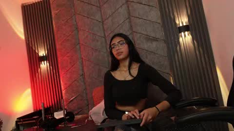   online show from 21, 4, 2026