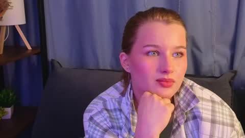 _watchmesmile_ online show from 23, 4, 2026