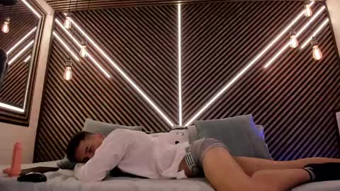  white fox  online show from 12, 2, 2025