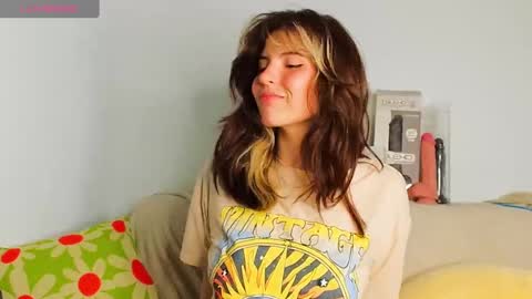 _yourcherrybomb online show from 13, 1, 2025