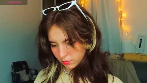 _yourcherrybomb online show from 24, 2, 2025