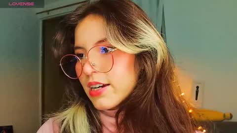 _yourcherrybomb online show from 25, 2, 2025