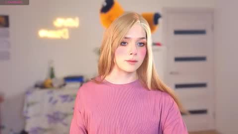 Snapshot of _yourfoxy_ chatting on 12, 10, 2025 LITTLE FOX online show from 12, 10, 2025