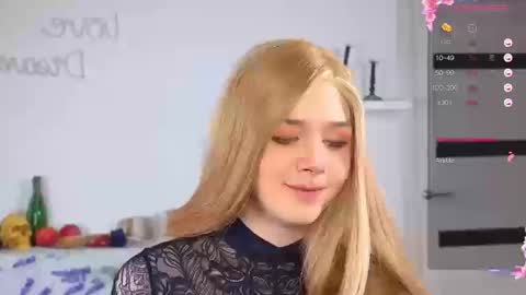 Snapshot of _yourfoxy_ chatting on 7, 11, 2025 LITTLE FOX online show from 7, 11, 2025