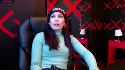 Yuyi online show from 24, 1, 2025