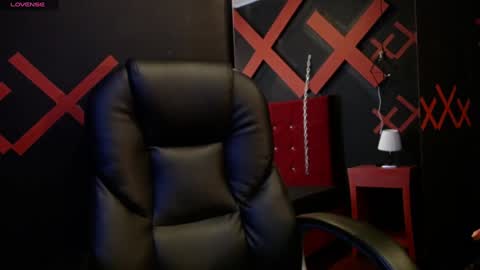 Yuyi online show from 1, 2, 2025