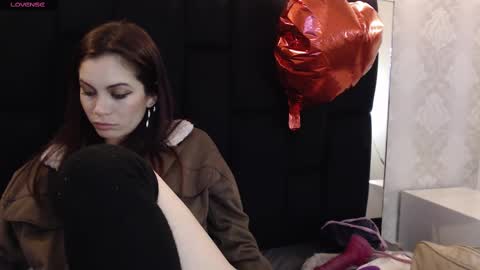 Yuyi online show from 16, 2, 2025