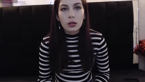 Yuyi online show from 21, 2, 2025