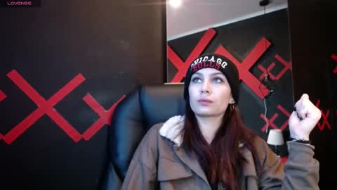 Yuyi online show from 3, 3, 2025