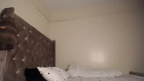 Zoilah online show from 3, 10, 2025