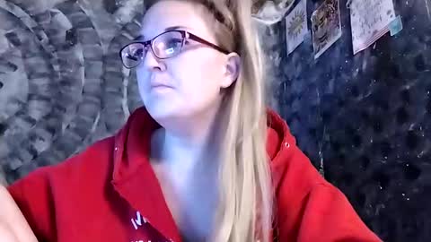 Snapshot of a6909 chatting on 30, 12, 2024 Bree Anna online show from 30, 12, 2024