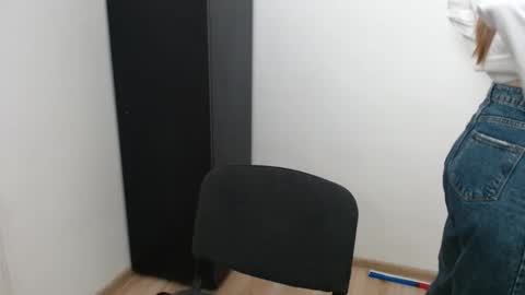 a_ariella_ online show from 22, 9, 2025