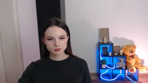 a_ariella_ online show from 28, 10, 2025