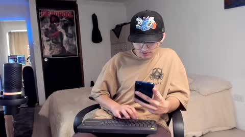 Snapshot of a_lejandro_08 chatting on 8, 12, 2024 alejo online show from 8, 12, 2024