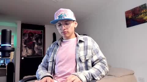 Snapshot of a_lejandro_08 chatting on 10, 12, 2024 alejo online show from 10, 12, 2024